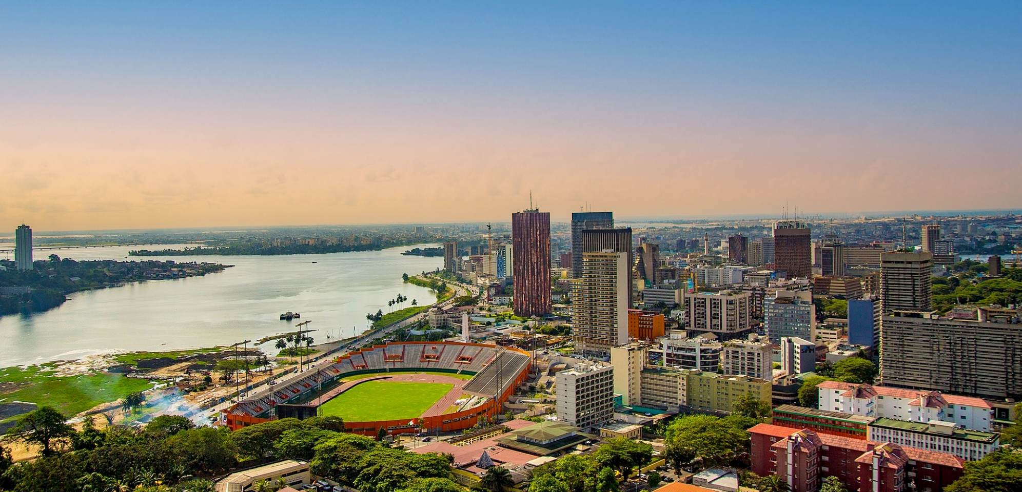 Abidjan_View_of_the_plateau_district-VALIDEE